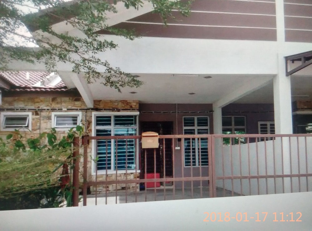 alya homestay