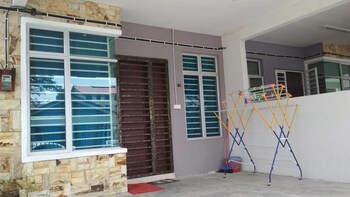 Alya Homestay,Batu Berendam>>Alor Gajah,3 star