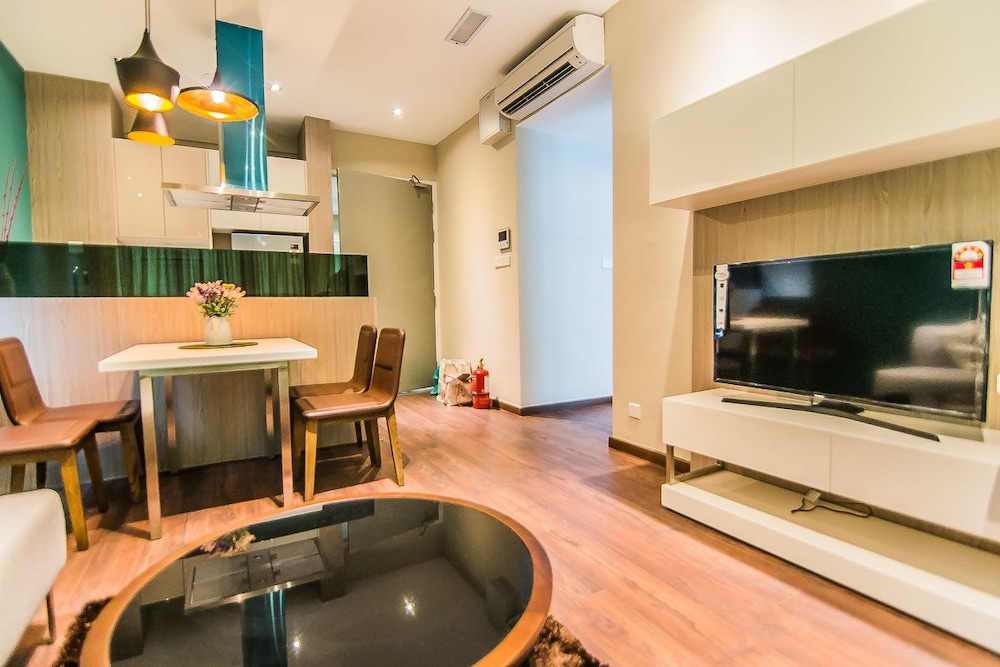 marina travellers suite at riverson soho