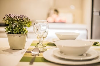 marina travellers suite at riverson soho