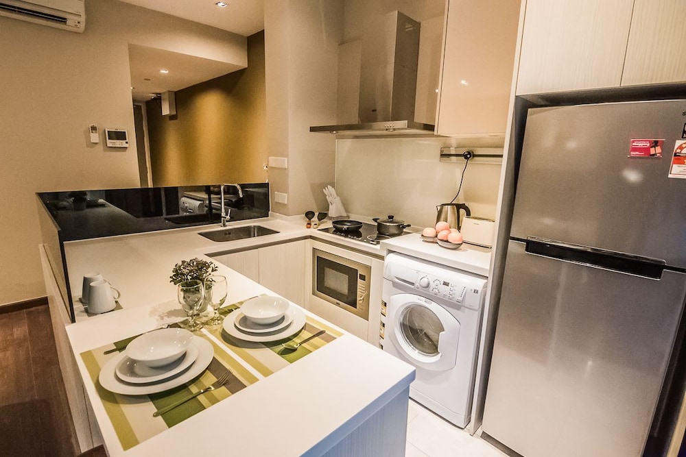 marina travellers suite at riverson soho