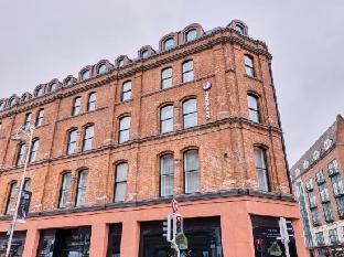 premier inn dublin city centre temple bar