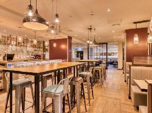 premier inn dublin city centre temple bar