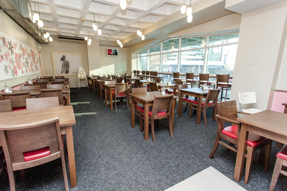 citrus hotel cardiff by compass hospitality