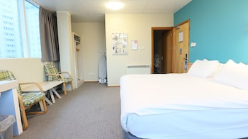 Citrus Hotel Cardiff By Compass Hospitality,Wales>>Cardiff,3 star