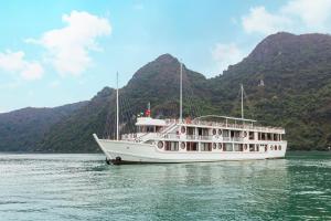 Calypso Cruises,Cat Ba National Park>>Cat Ba Island,3.5 star