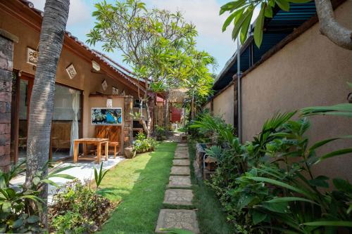 made taro menjangan homestay