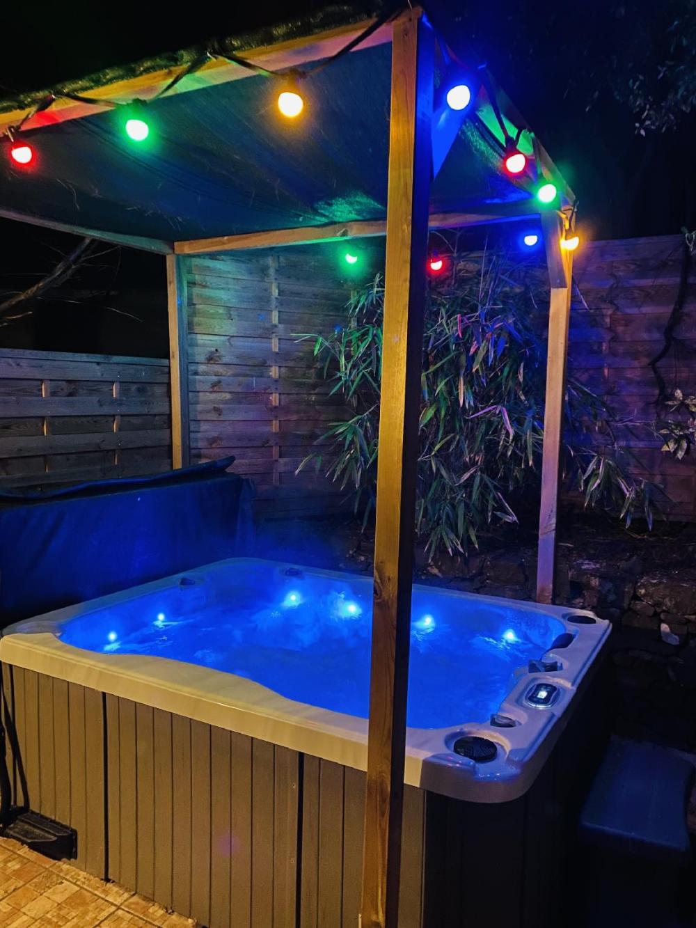 le patio bleu