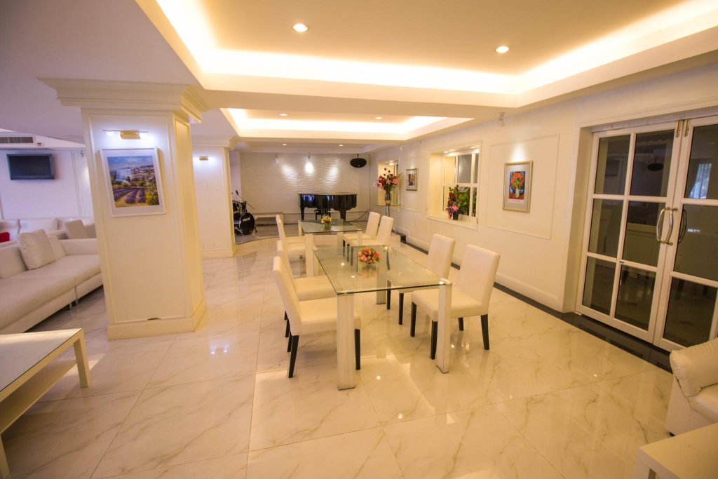 aunchaleena grand hotel