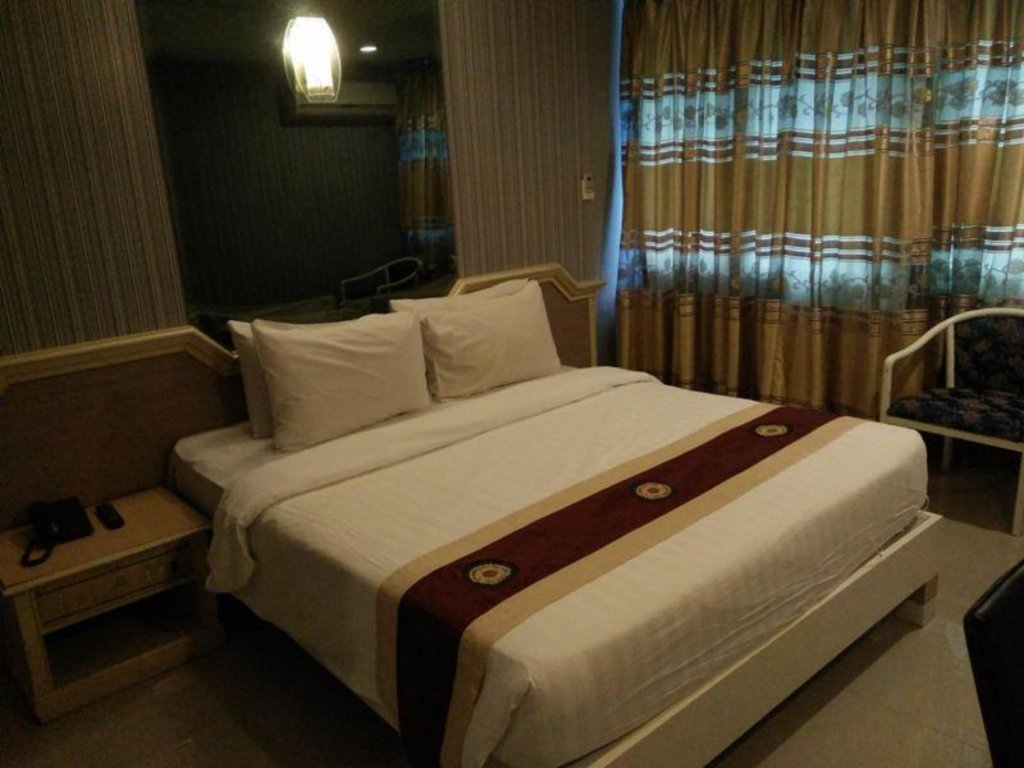 aunchaleena grand hotel