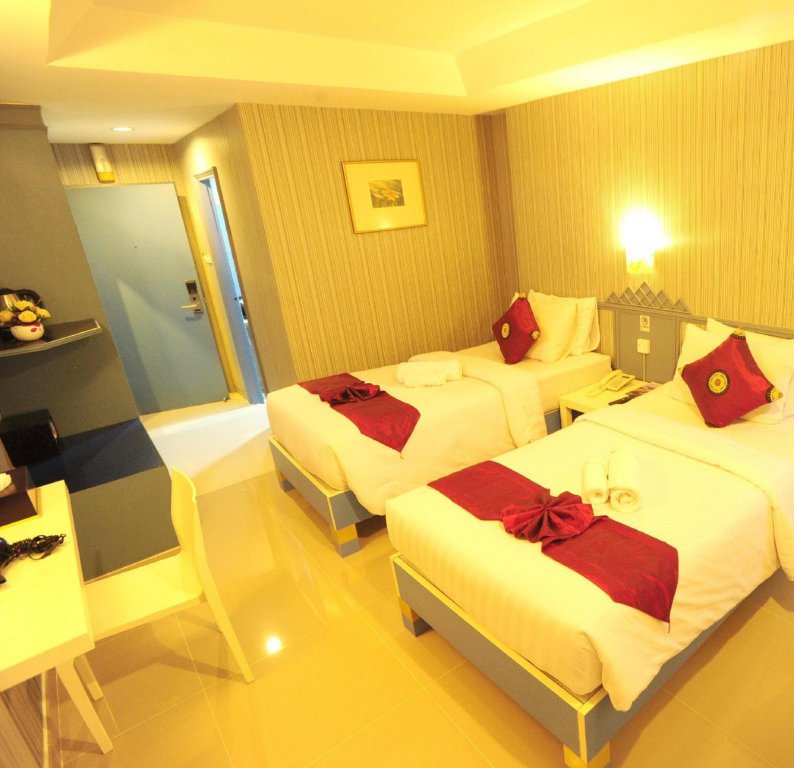 aunchaleena grand hotel