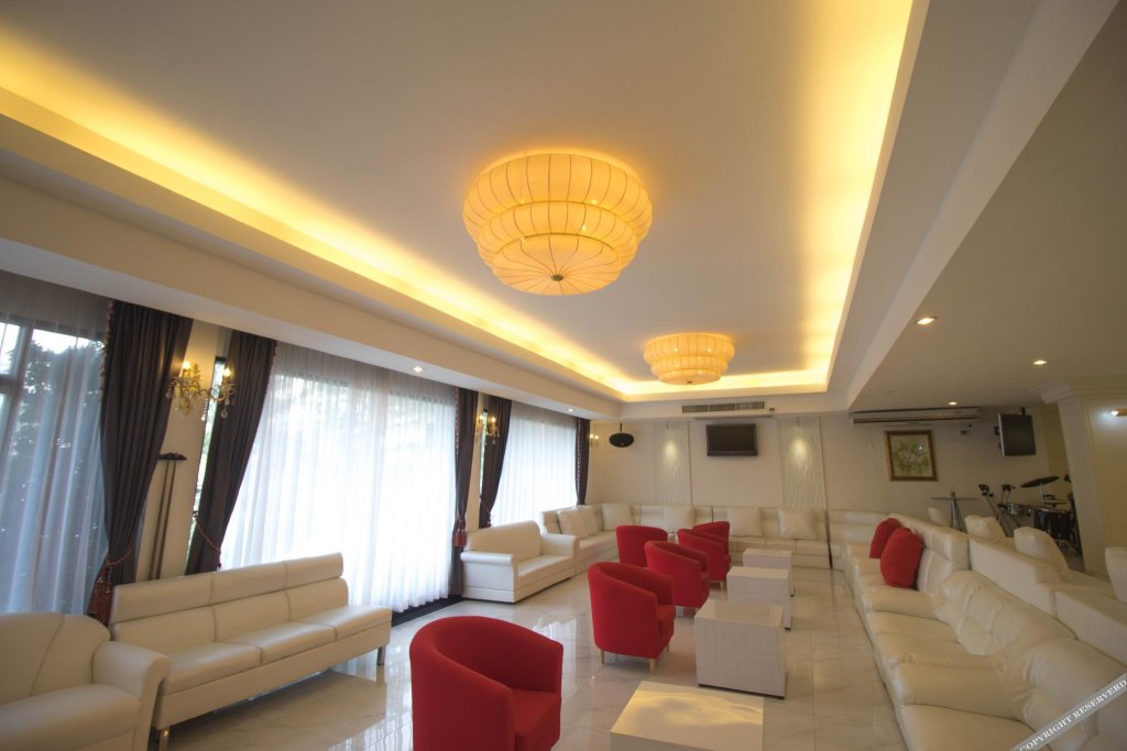 aunchaleena grand hotel