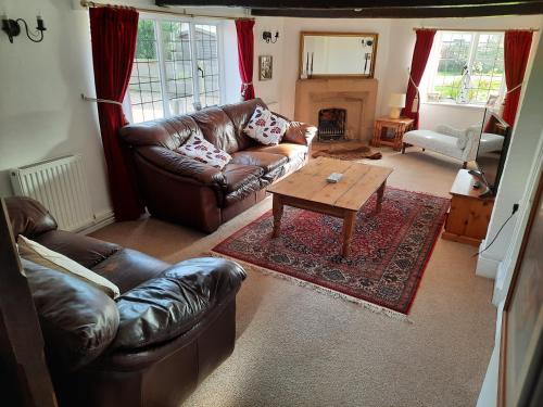 the white cottage bandb