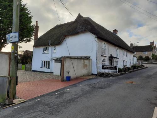 the white cottage bandb