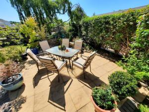 the white cottage bandb