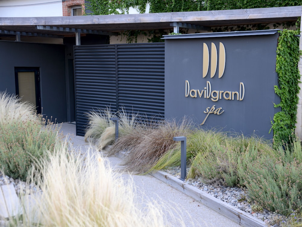 chateau de champlong