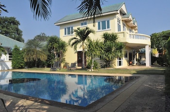 tropical hill by melody hua hin