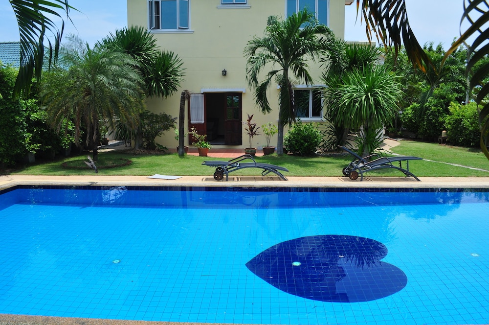 tropical hill by melody hua hin