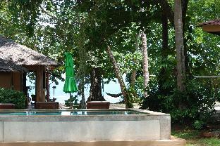 melinas beach front bungalow