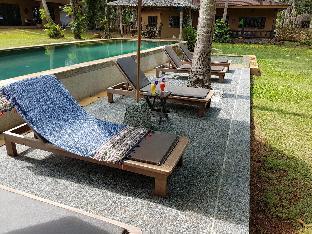 melinas beach front bungalow