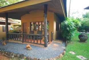 melinas beach front bungalow