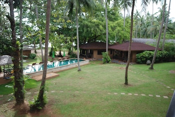 melinas beach front bungalow