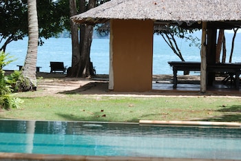 melinas beach front bungalow