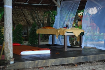 melinas beach front bungalow