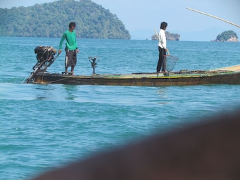 melinas beach front bungalow