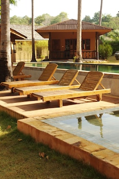 melinas beach front bungalow