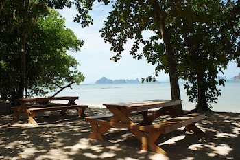 melinas beach front bungalow