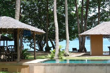 melinas beach front bungalow