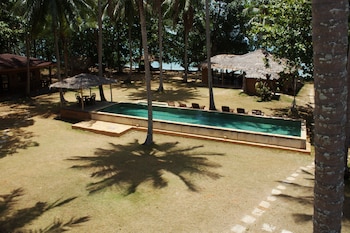 melinas beach front bungalow