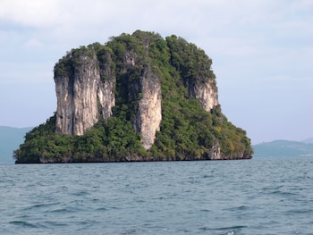 melinas beach front bungalow