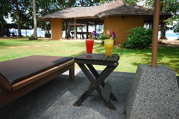 melinas beach front bungalow