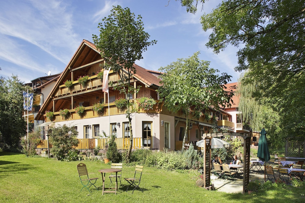 Land- Und Aktivhotel Altmuhlaue