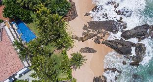 the sandals by edwards collection