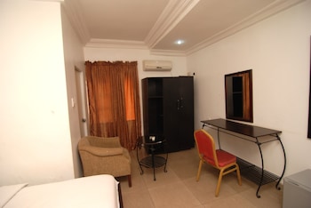 silverland hotel and suites