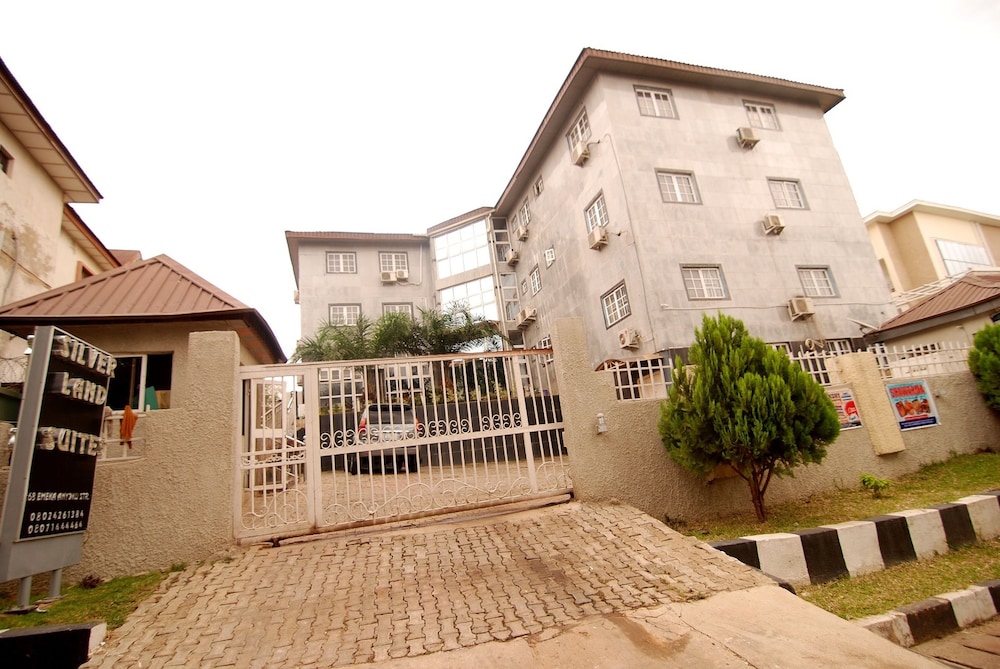 silverland hotel and suites