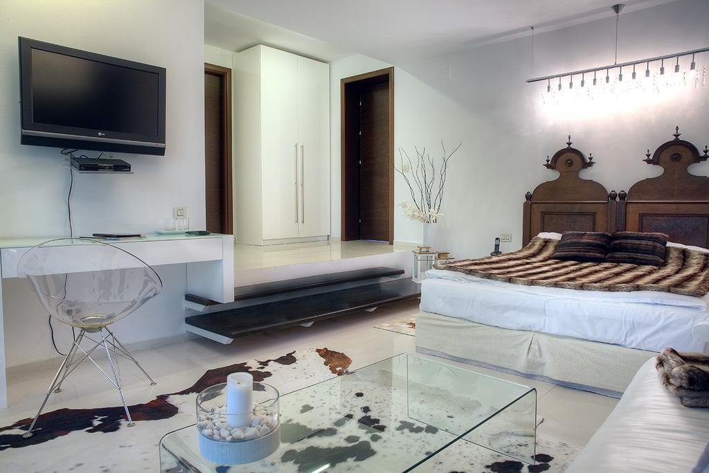 villa chambersn charm