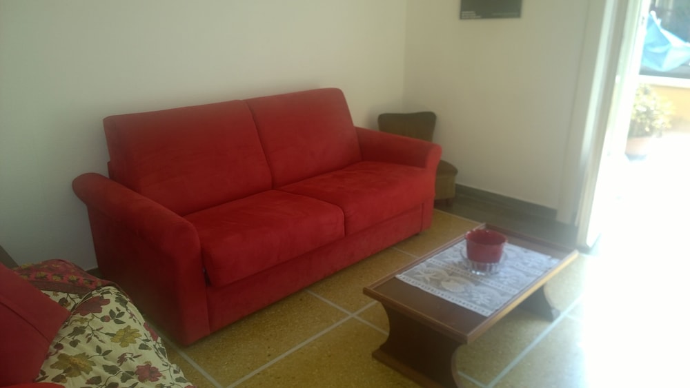 sestri mare and beach services residence