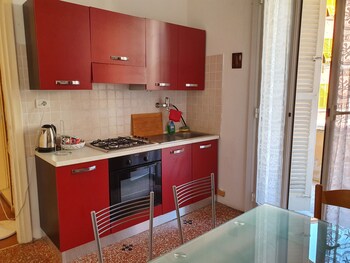 sestri mare and beach services residence