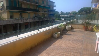 sestri mare and beach services residence