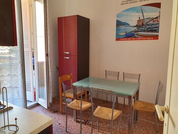 sestri mare and beach services residence