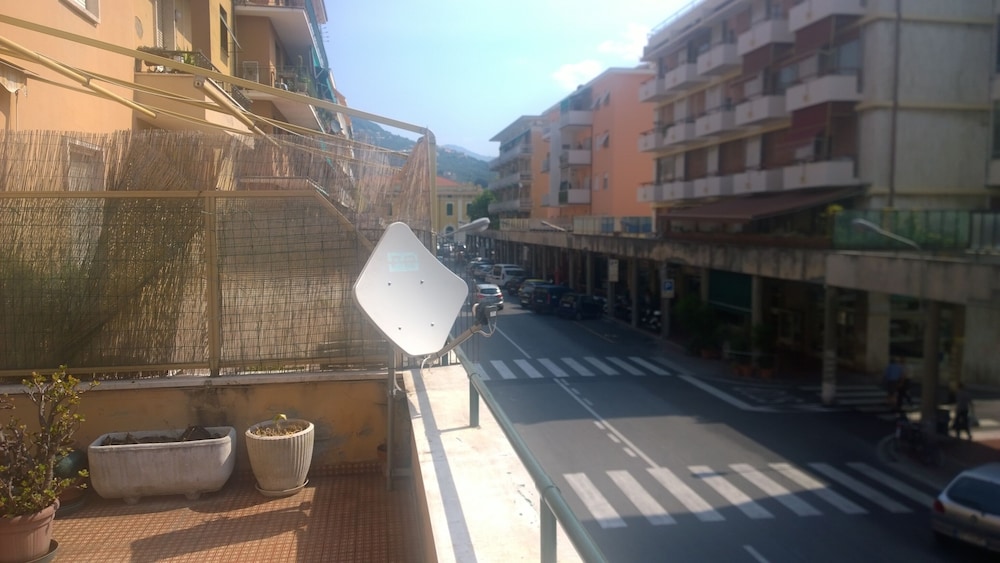 sestri mare and beach services residence