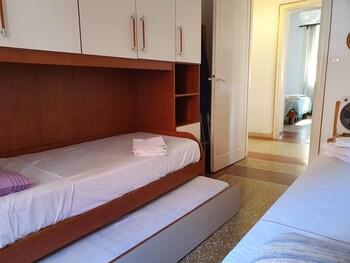 sestri mare and beach services residence