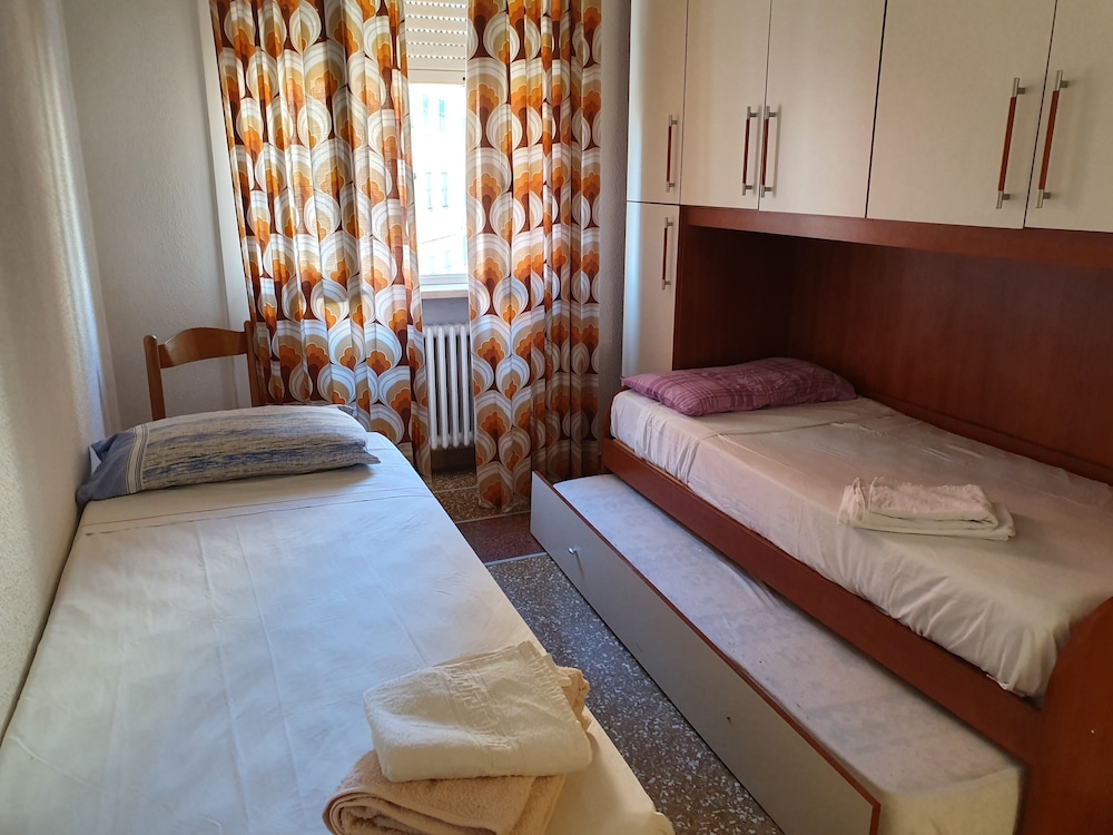 sestri mare and beach services residence