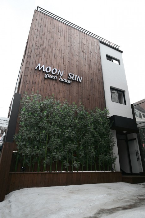 moon sun guesthouse
