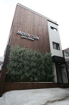 moon sun guesthouse