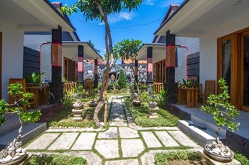 the box house nusa penida